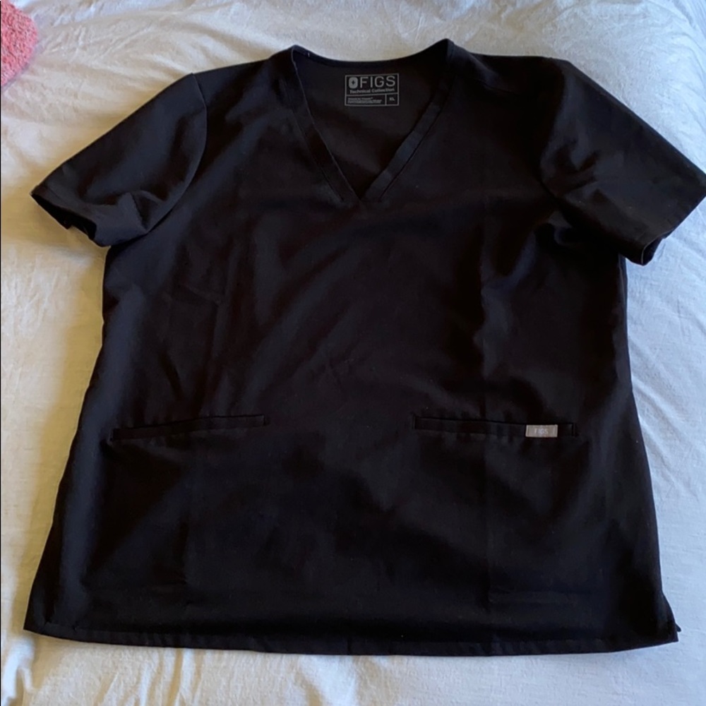 Figs Casma 3 pocket top